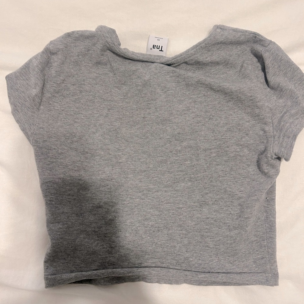 Aritzia TNA crop shirt